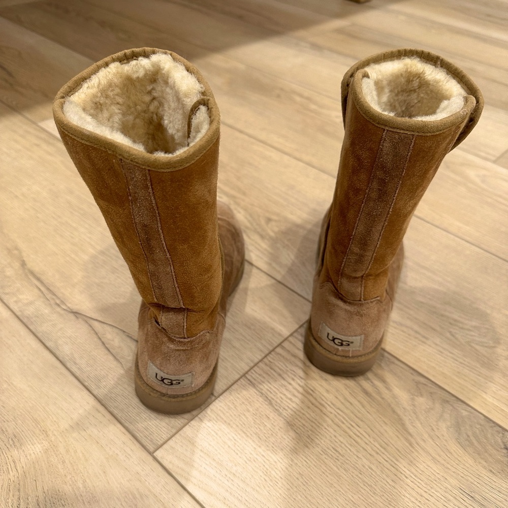 UGG Cory II medium tall boots women’s size 8.5